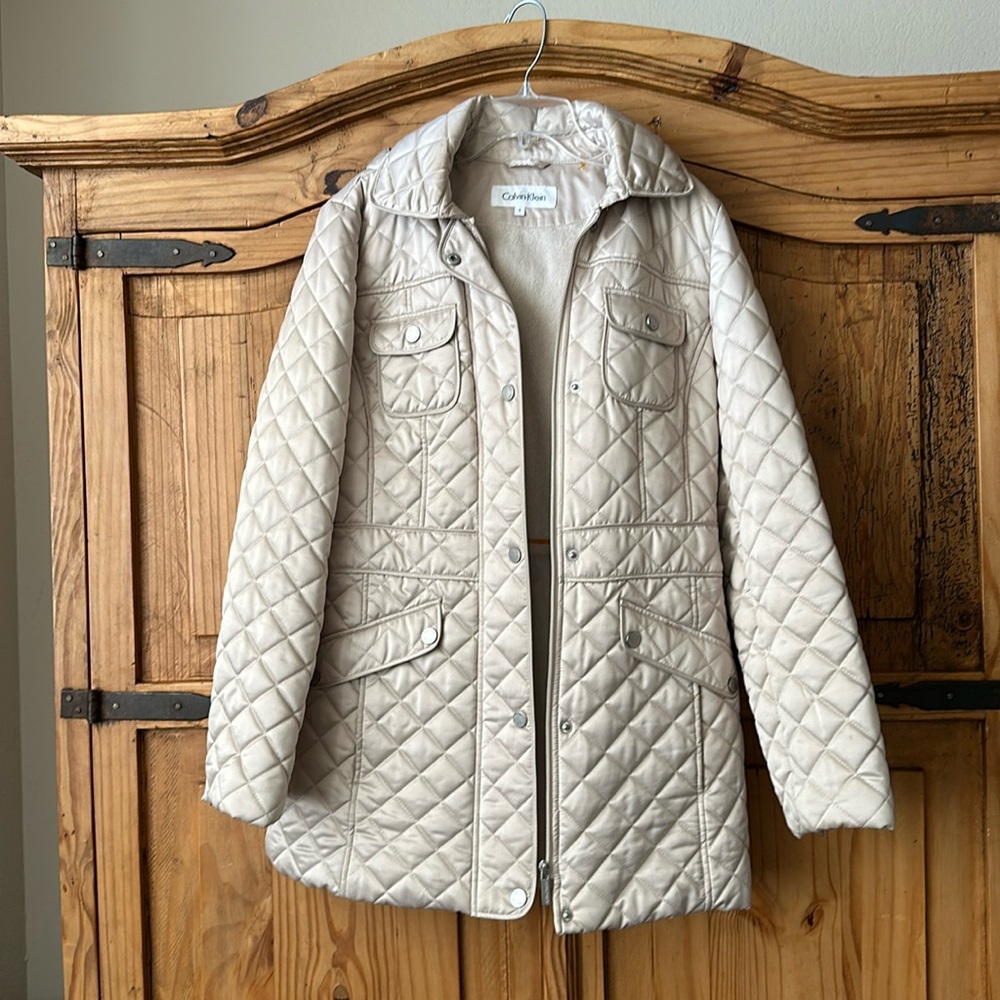 Women’s Calvin Klein quilted zip and snap up coat in size small